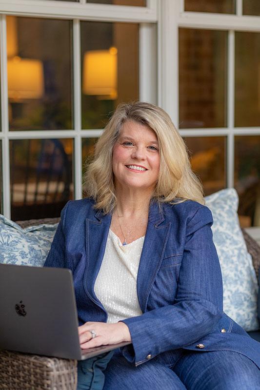 Laura Kostovetsky Laura Kostovetsky